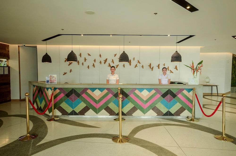 Hue Hotels And Resorts Puerto Princesa Managed By Hii Exterior photo